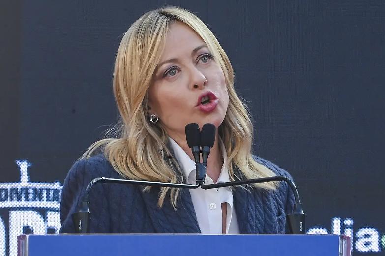 Atreju e il capolavoro della destra: adesso &egrave; lei a sdoganare gli altri