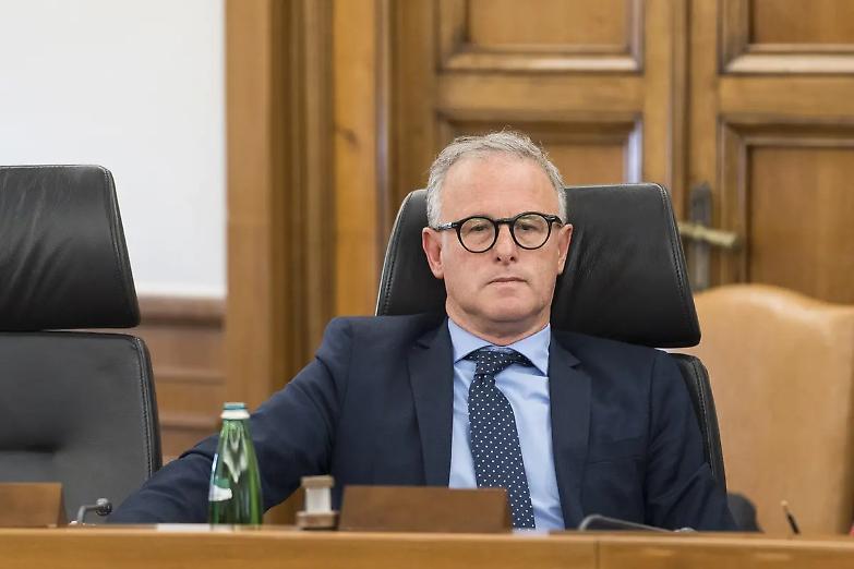 &laquo;Voter&ograve; S&igrave; perch&eacute; solo cos&igrave; usciamo dall&rsquo;intossicazione correntizia...&raquo;